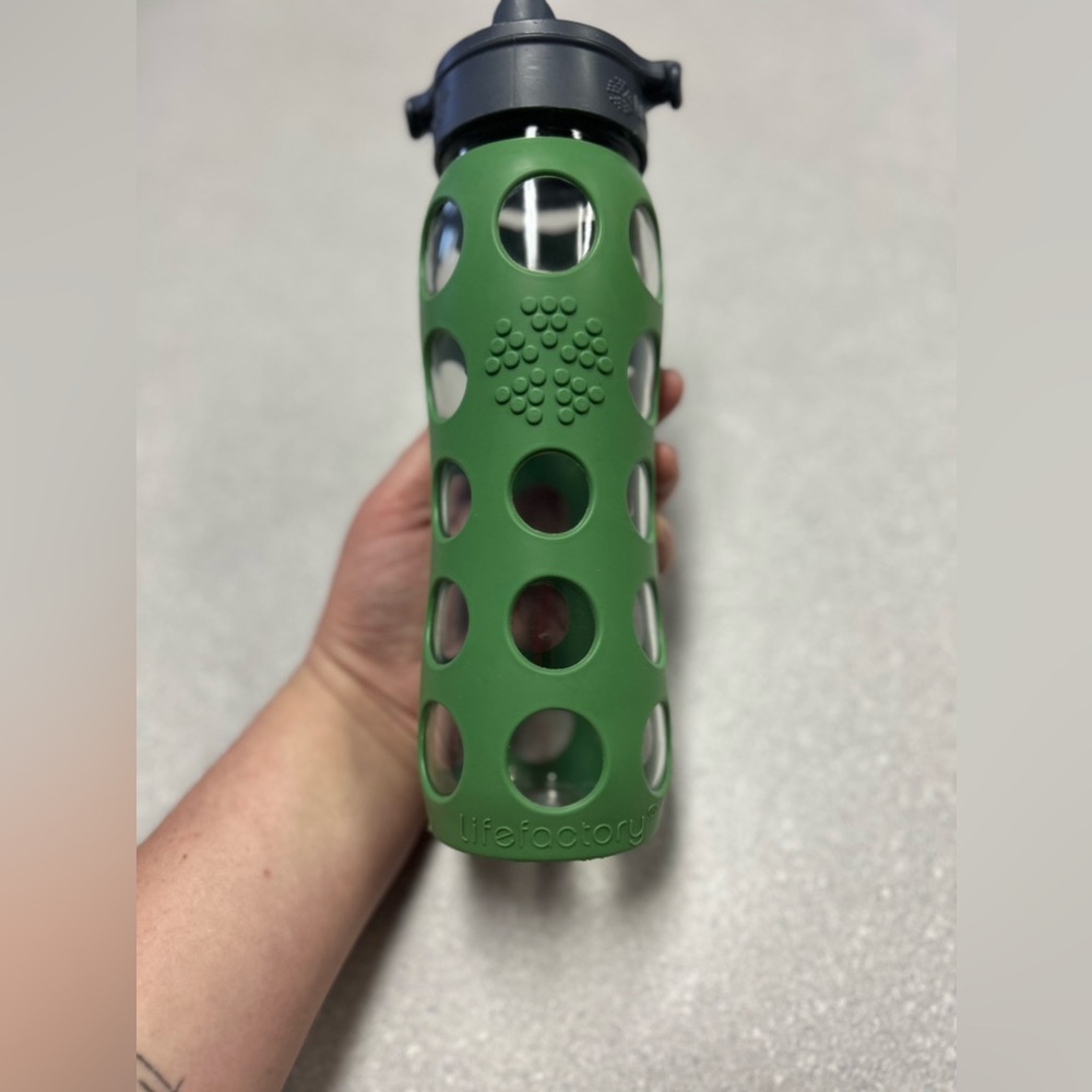 Lifefactory 20 ounce glass water bottle